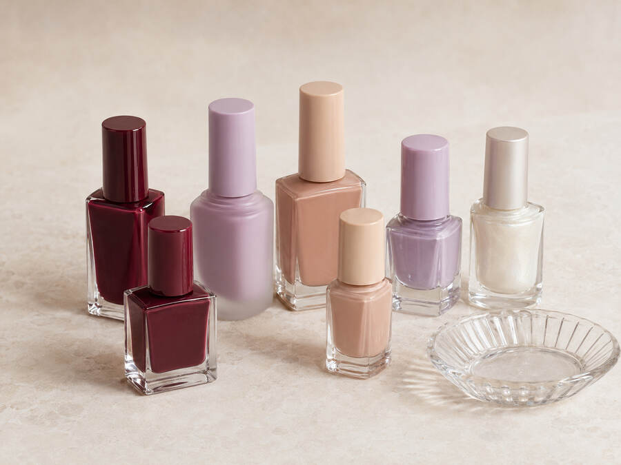 Nagellacke und Farben zur Nagelpflege
